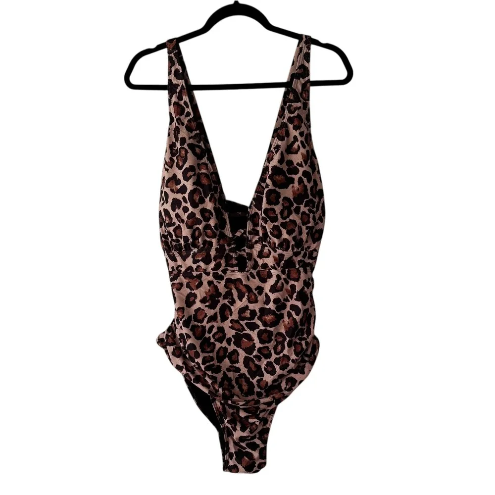 YONIQUE Leopard Plunge V Neck One Piece Swimsuit‎ Women's Size 22W